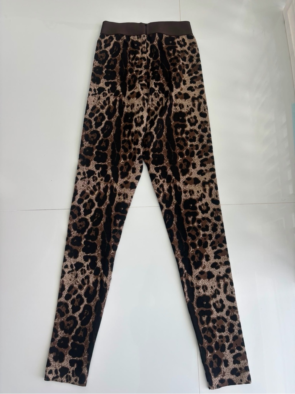 Dolce & Gabbana Leopard Print Leggings
Size: 38 (IT)